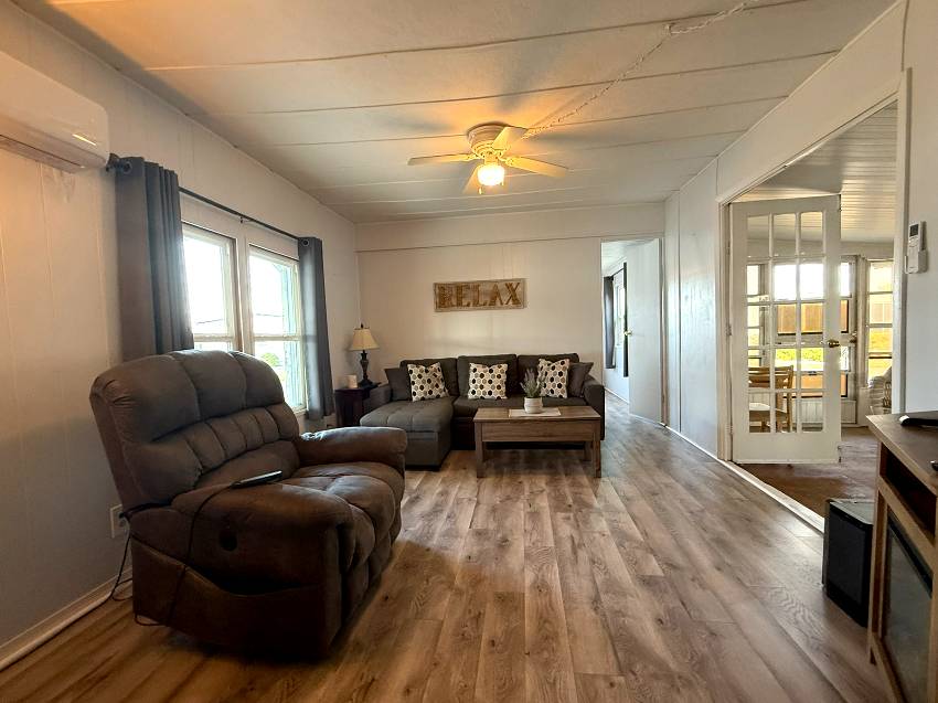 35 Kingsport Ave a Ellenton, FL Mobile or Manufactured Home for Sale